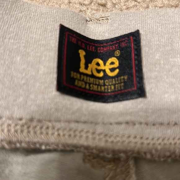 Shorts - Picture 3 of 6